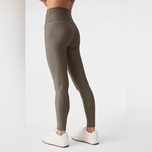 New ALO Yoga 7/8 High-Waist Airlift Legging in LIMITED EDITION color Olive Tree.